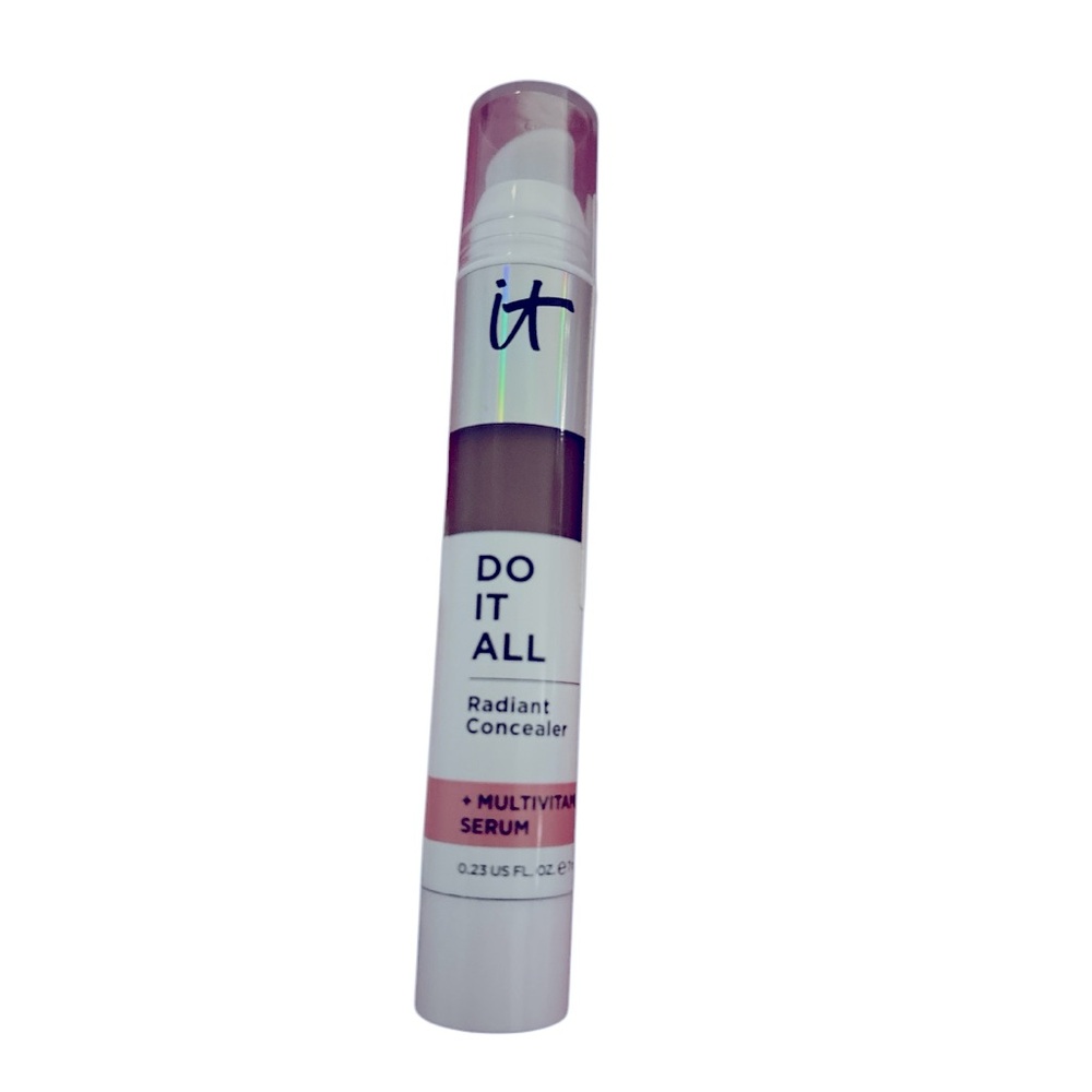 IT Cosmetics Radiant Concealer in Rich Deep Neutral - sealed